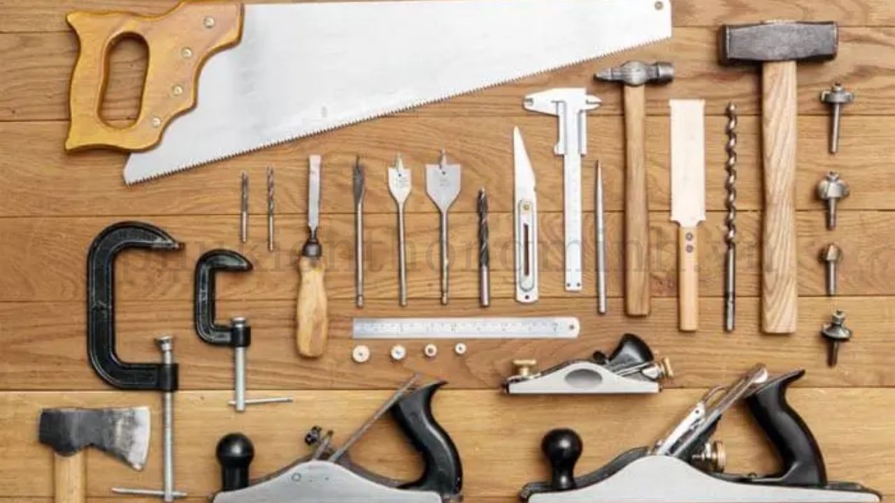 Chuẩn Bị Đầy Đủ Dụng Cụ Trước Khi Thực Hiện Cách Lắp Kệ Bếp