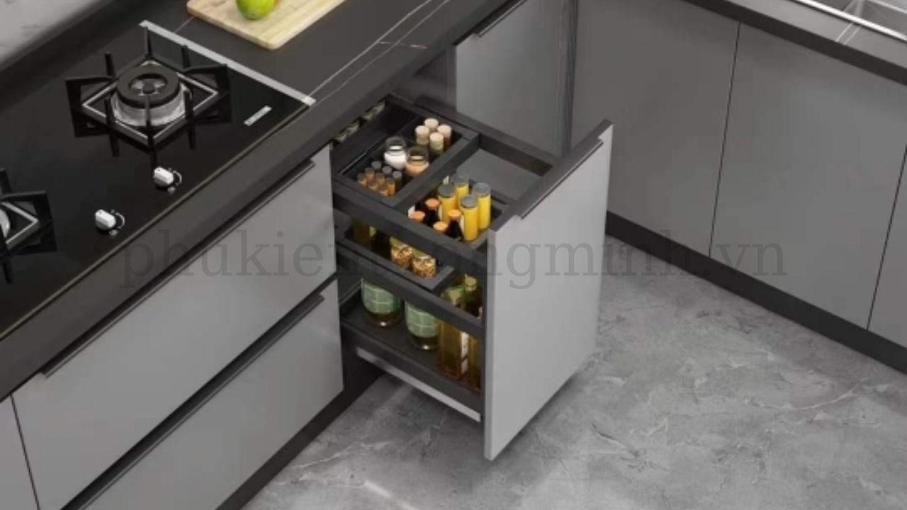 Kệ gia vị giúp sắp xếp khoa học và tiện lợi, dễ dàng thao tác khi nấu nướng