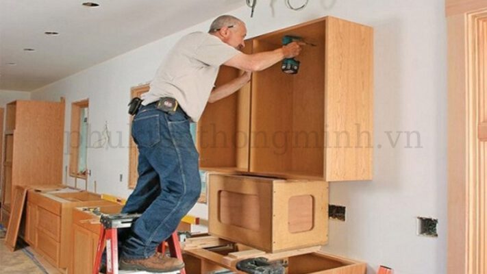 Lắp Kệ Bếp Treo Tường