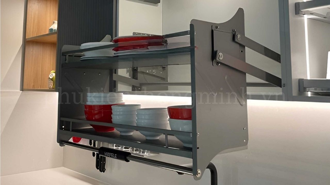 Vì sao ngày càng nhiều gia đình chọn giá bát nâng hạ Hafele?