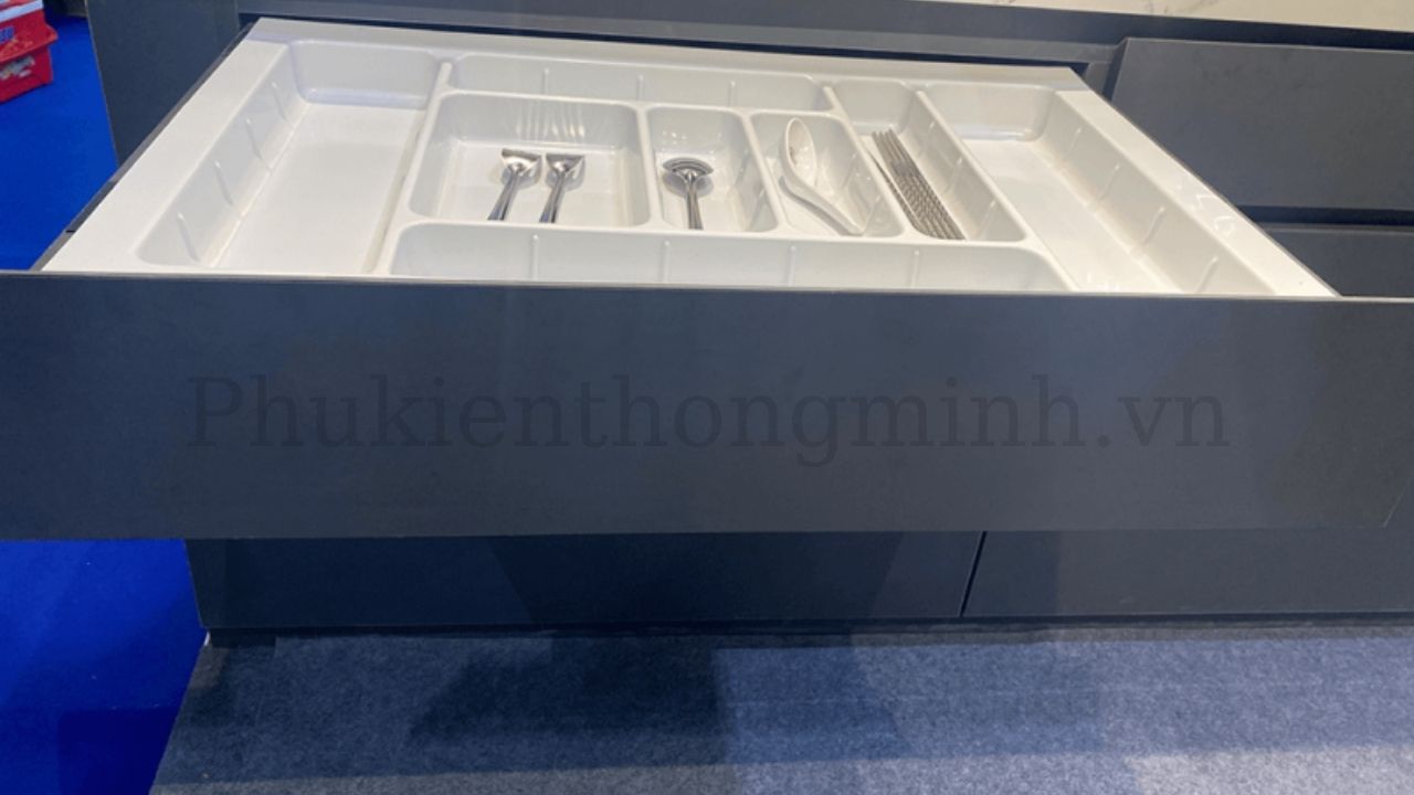 Cách lựa chọn khay chia nhựa Eurogold chuẩn xác cho từng loại hộc tủ