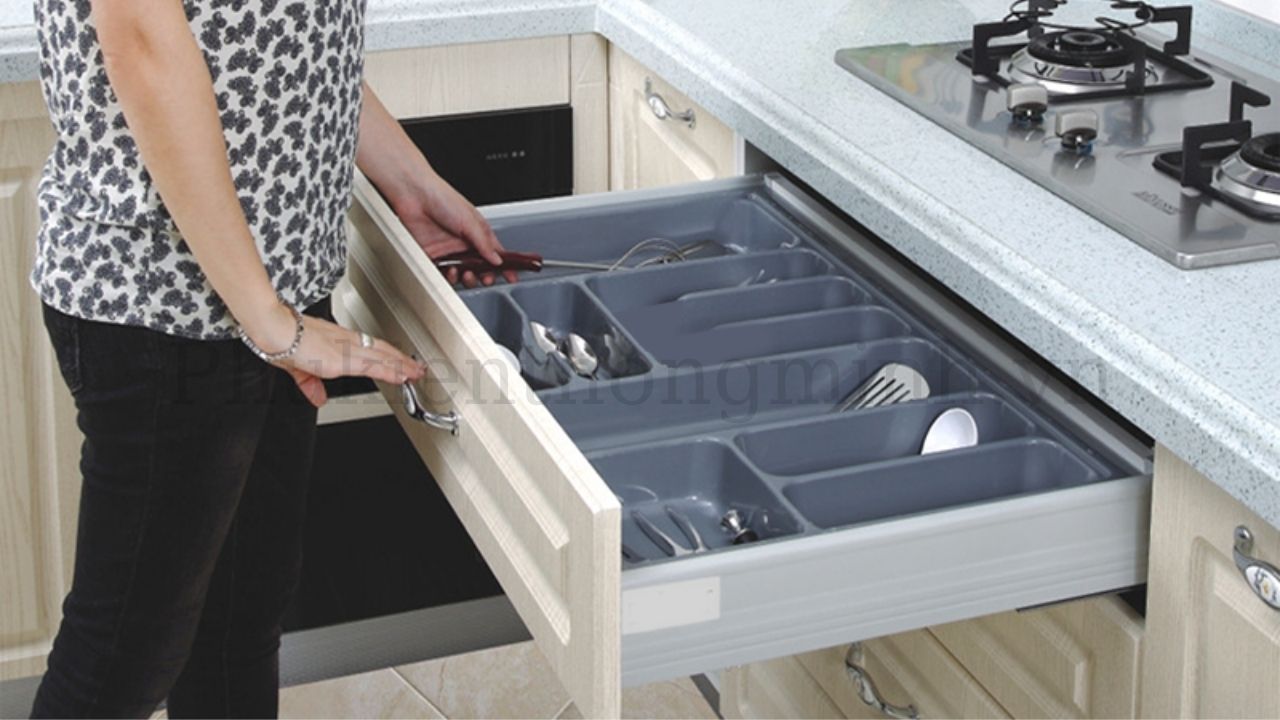 Hướng dẫn lựa chọn khay chia muỗng đũa phù hợp với không gian bếp