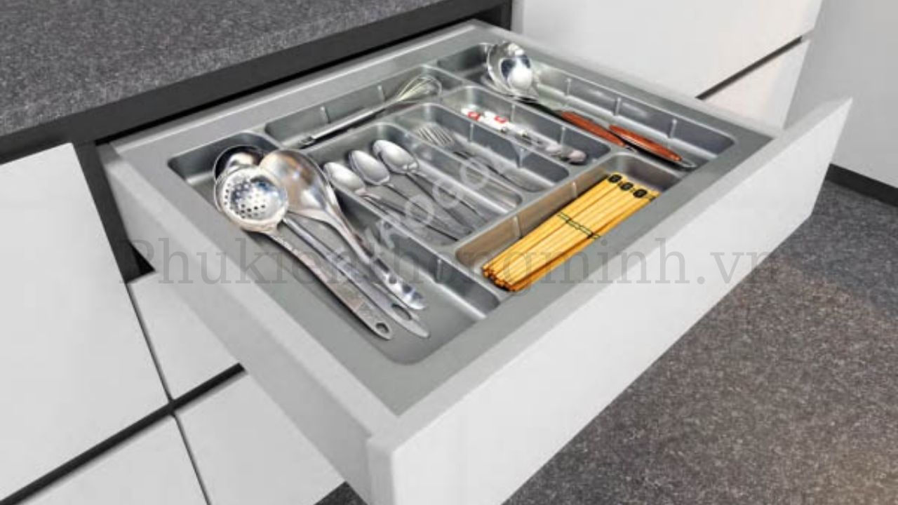 Khay chia thìa dĩa nhựa Eurogold