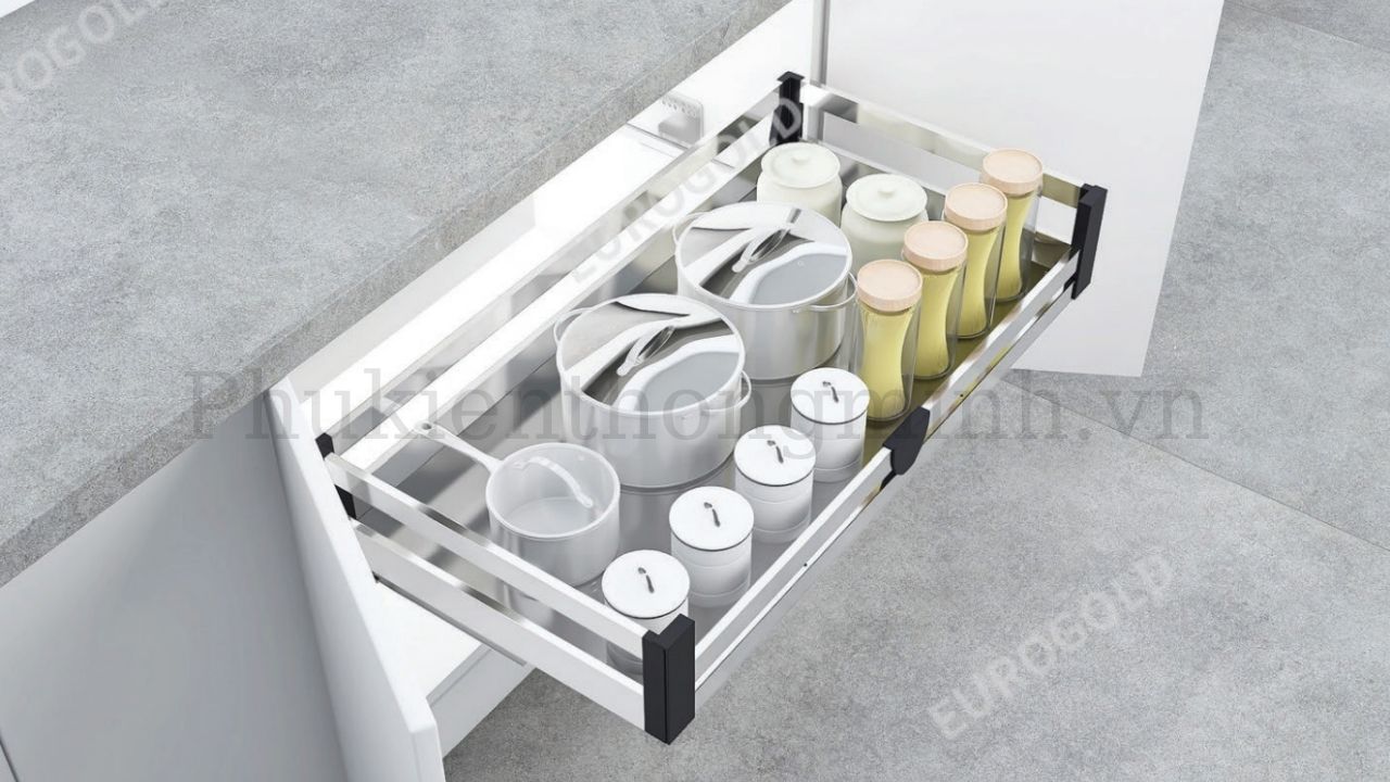 Mẫu giá xoong nồi Eurogold inox hộp âm tủ EU131 nổi bật