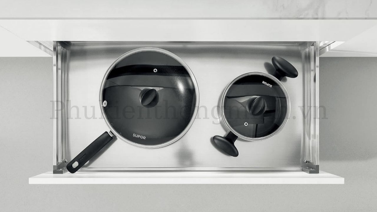 Mẫu kệ xoong nồi Eurogold inox hộp gắn cánh nổi bật