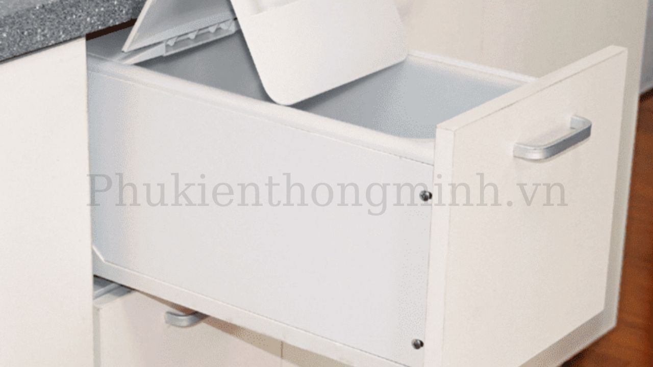 Thùng đựng gạo gắn cánh Eurogold