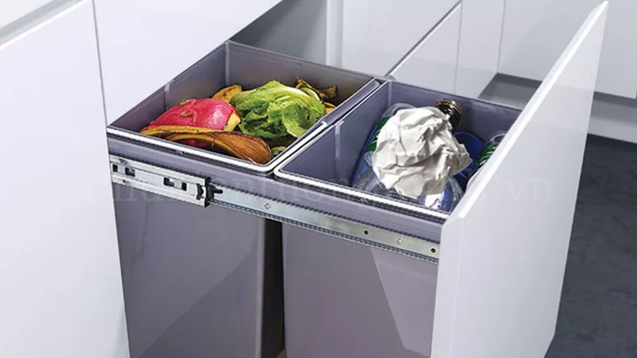 Thùng rác gắn cánh Eurogold EBL400