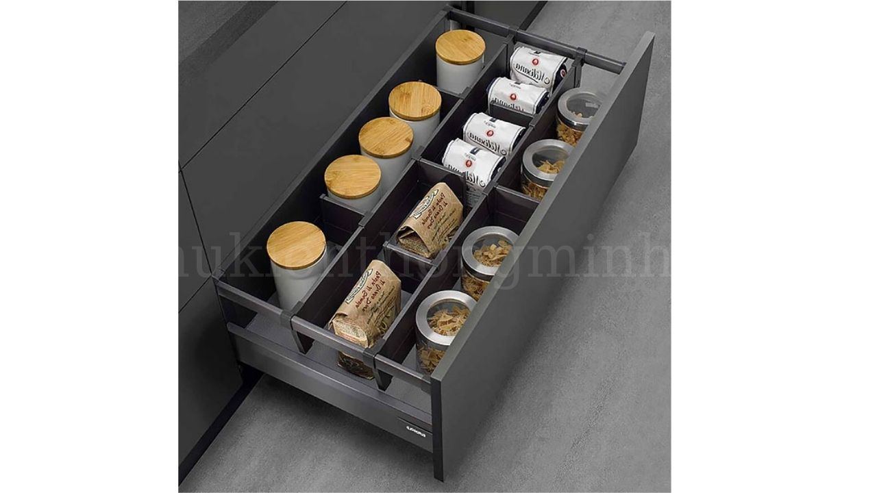 Trải nghiệm sự tiện nghi vượt trội khi sử dụng giá gia vị ngăn kéo Eurogold